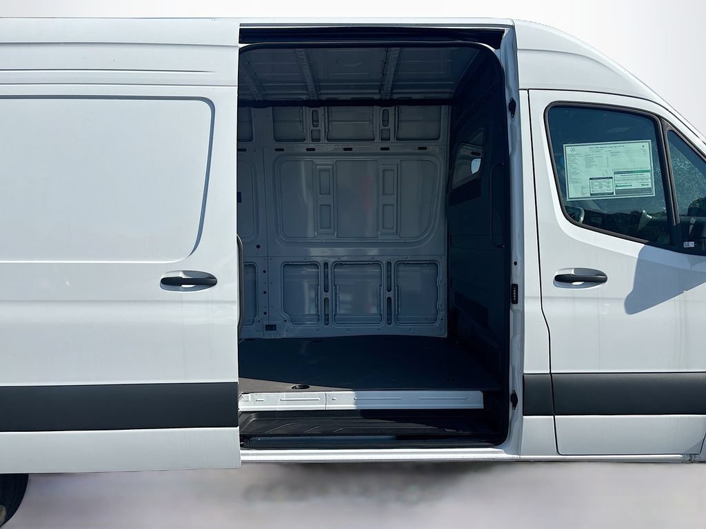 New 2025 Mercedes-Benz eSprinter 170 Cargo image 14