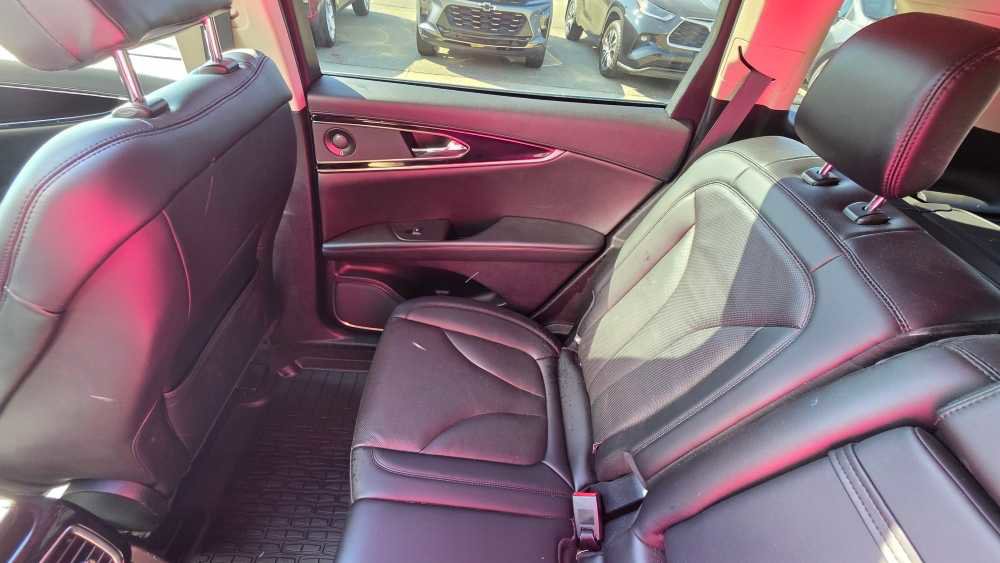 Used 2021 Lincoln Nautilus Reserve image 23