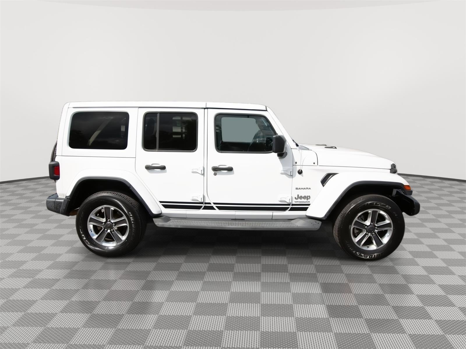 Used 2020 Jeep Wrangler Unlimited Sahara image 3