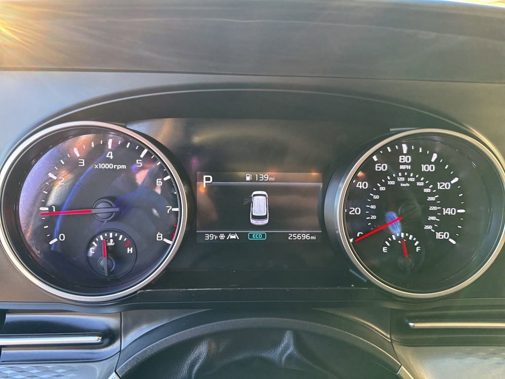 Used 2024 Kia Carnival LX image 28