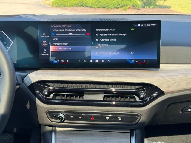 Certified 2025 BMW 330i xDrive Sedan image 24