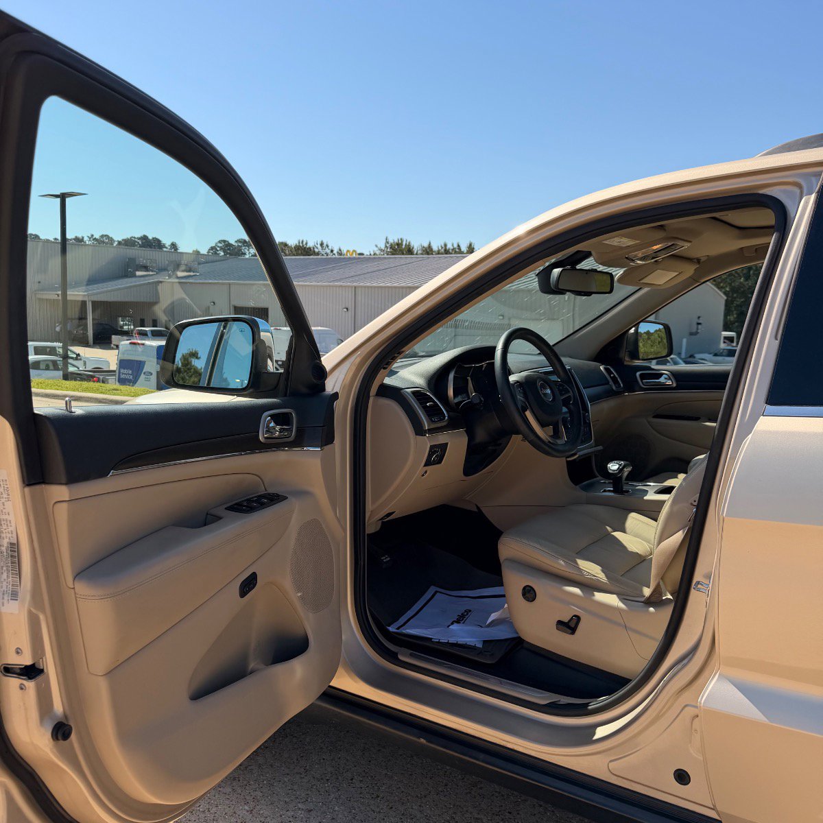 Used 2015 Jeep Grand Cherokee Limited RWD image 9