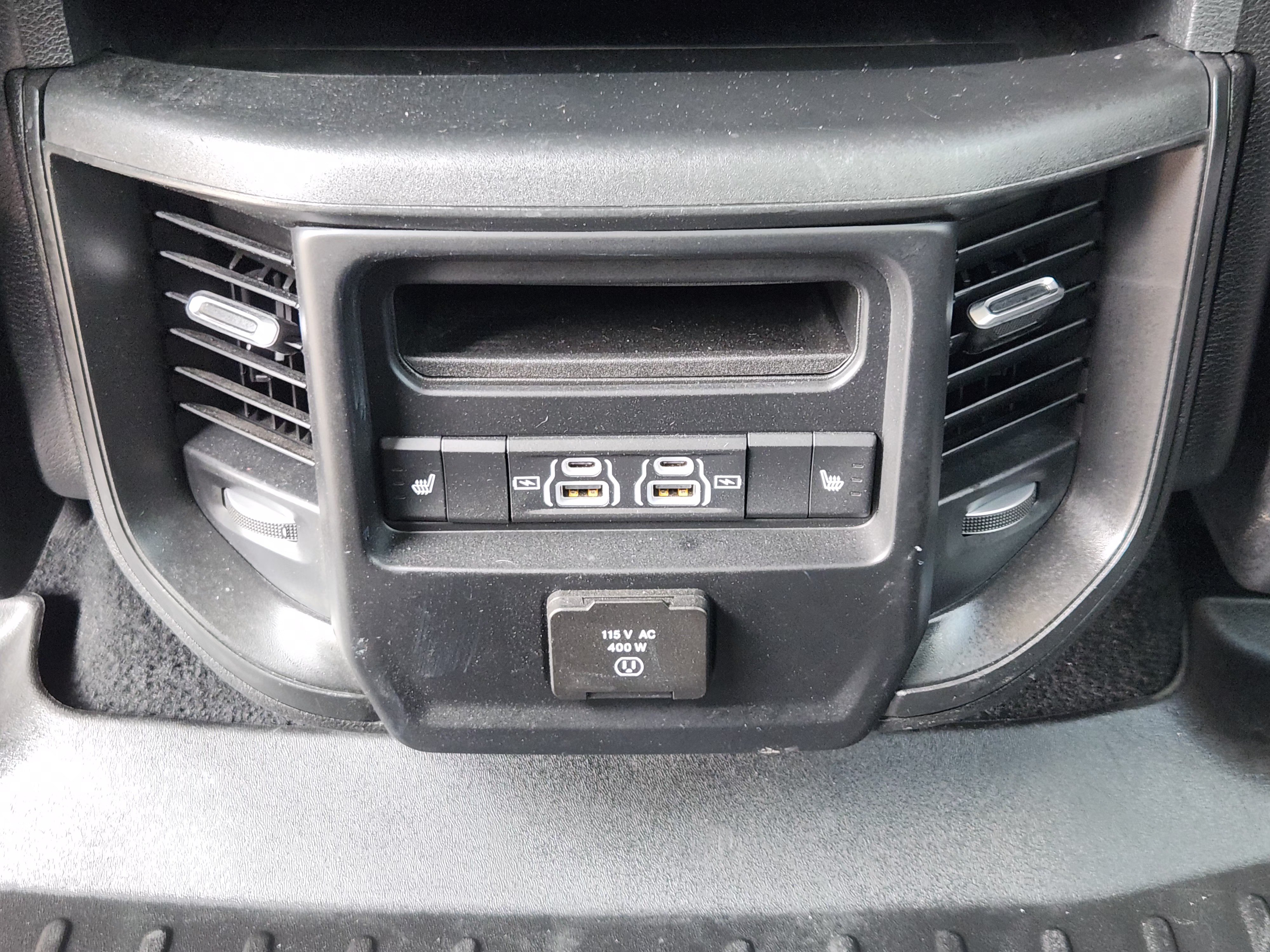 Used 2025 RAM 1500 Laramie AWD/4WD image 31