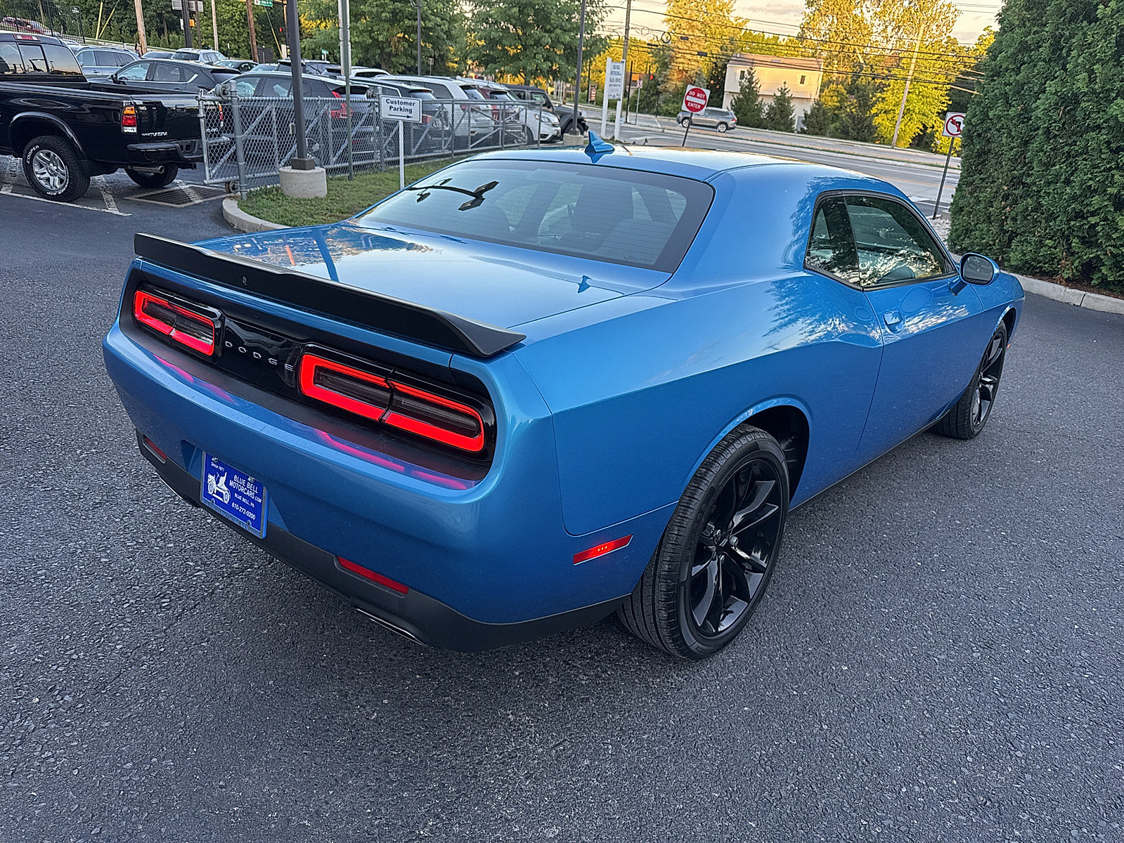 Used 2018 Dodge Challenger SXT w/ Blacktop Package RWD image 5
