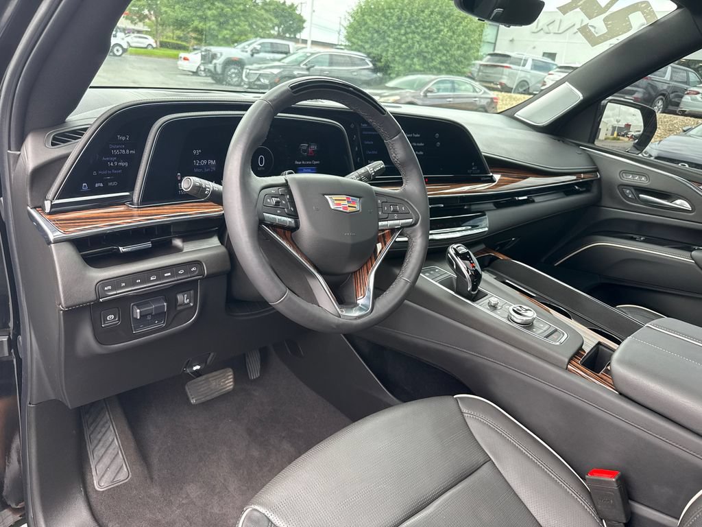 Certified 2024 Cadillac Escalade Premium Luxury w/ Performance Package AWD/4WD image 18