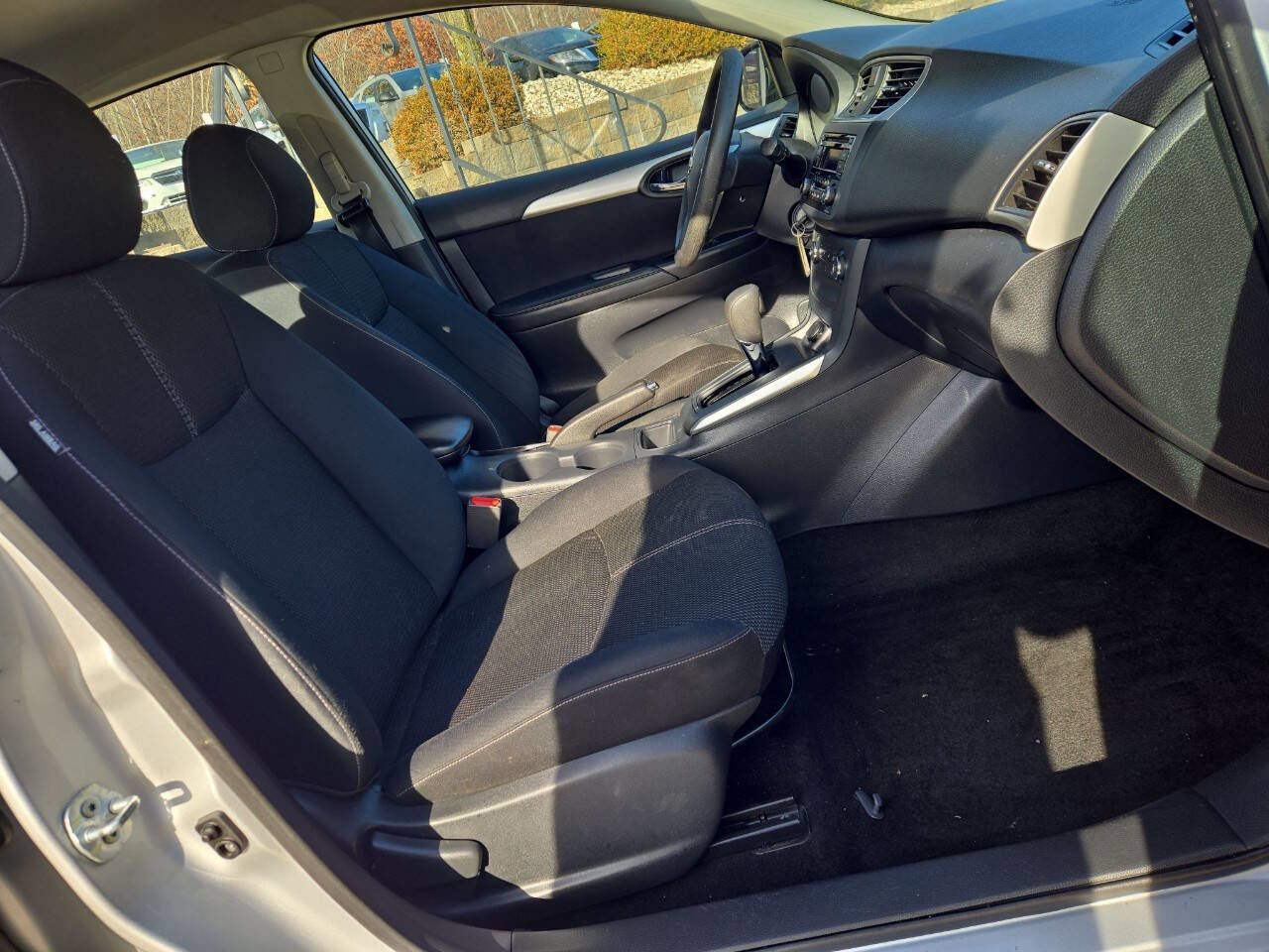 Used 2016 Nissan Sentra S image 22