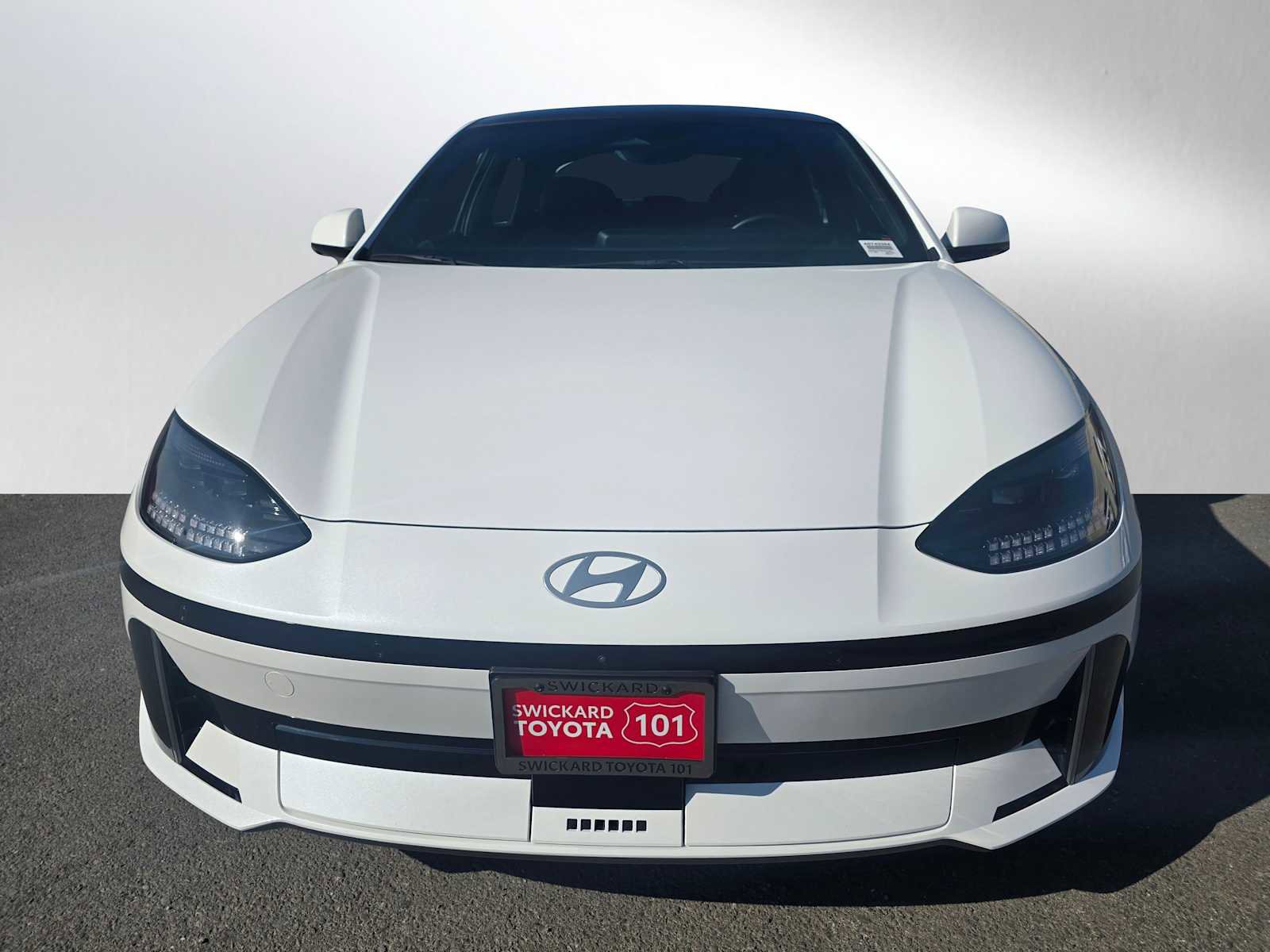 Used 2024 Hyundai Ioniq 6 Limited image 8