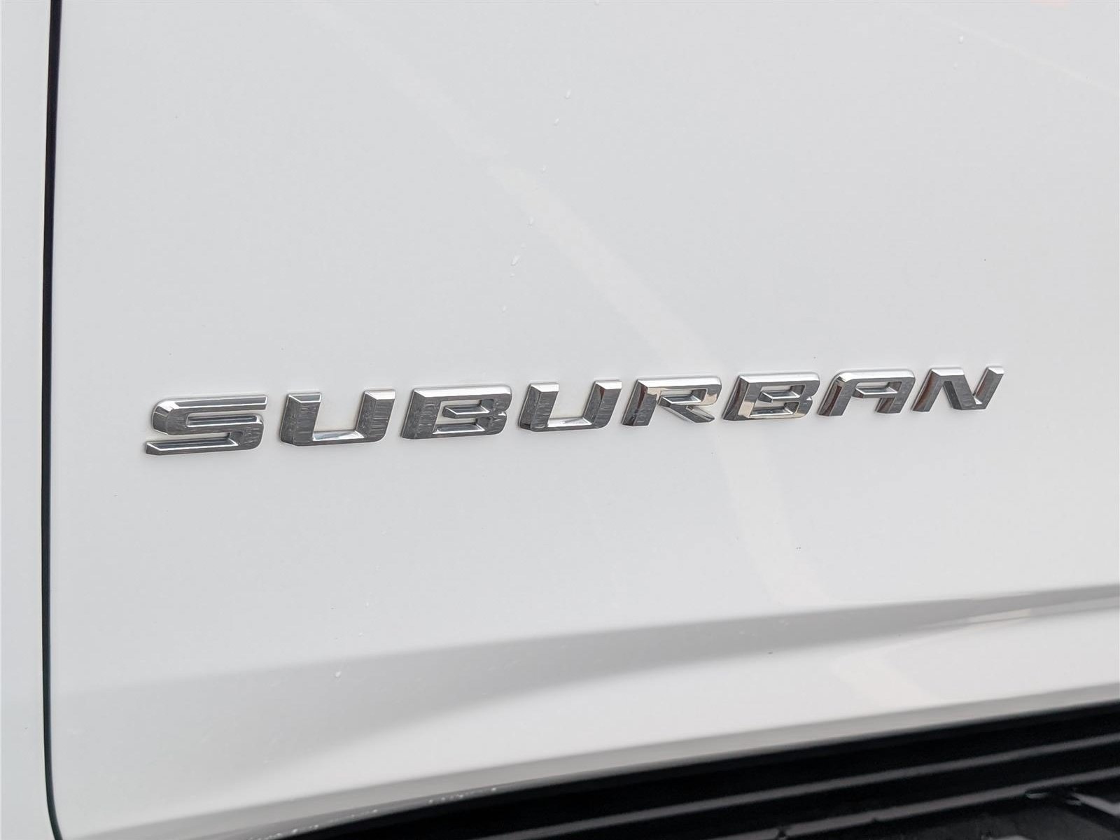 Used 2024 Chevrolet Suburban Premier RWD image 9