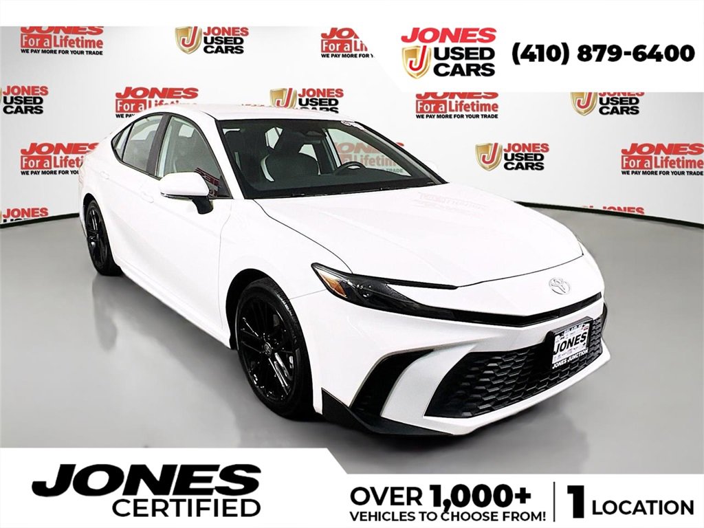 Certified 2025 Toyota Camry SE image 1