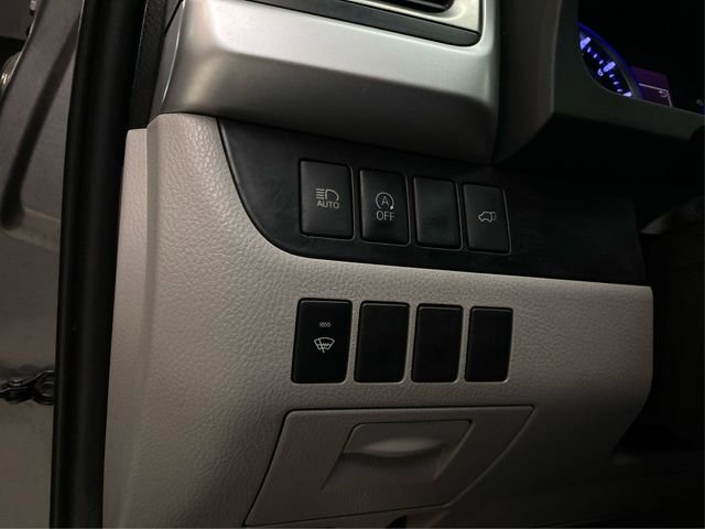Used 2019 Toyota Highlander XLE AWD/4WD image 23