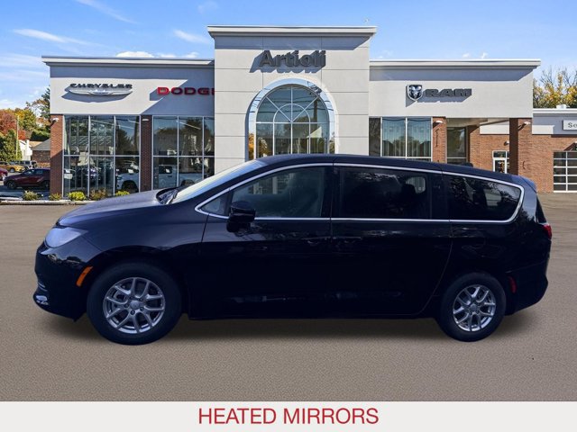 New 2027 Chrysler Pacifica LX FWD image 5