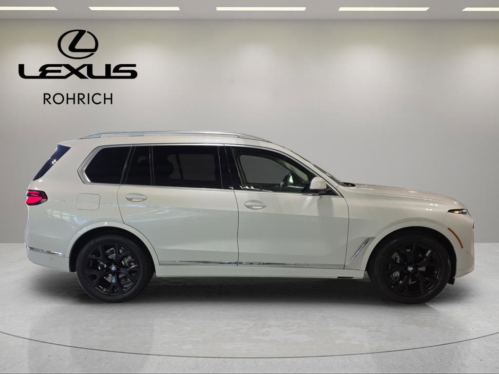 Used 2023 BMW X7 xDrive40i w/ Premium Package image 5