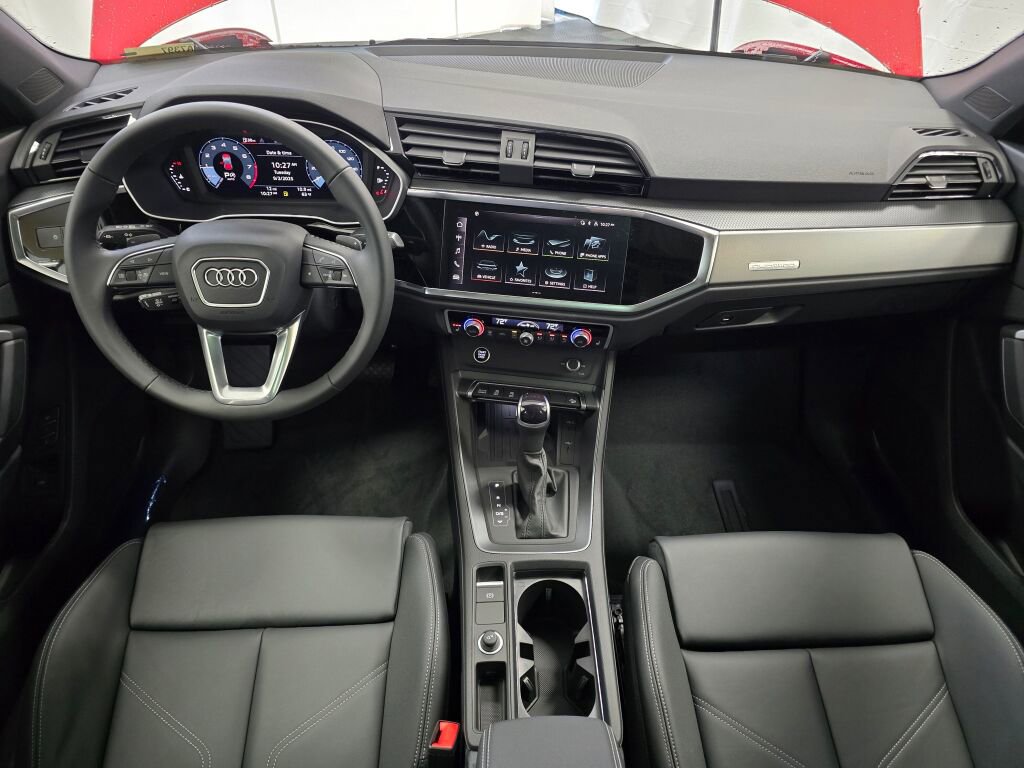 New 2025 Audi Q3 2.0T Premium image 17