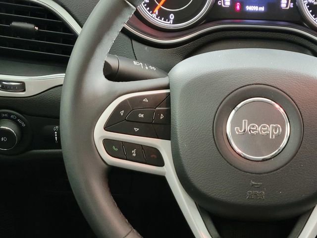 Used 2022 Jeep Cherokee Latitude AWD/4WD image 27