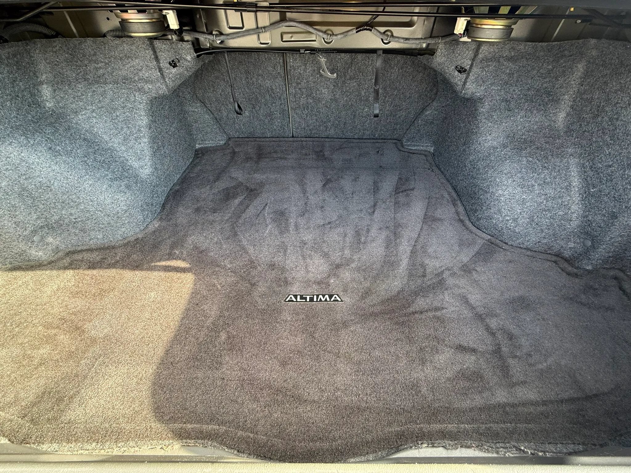 Used 2005 Nissan Altima 2.5 S w/ (S02) Side Airbags Pkg FWD image 6