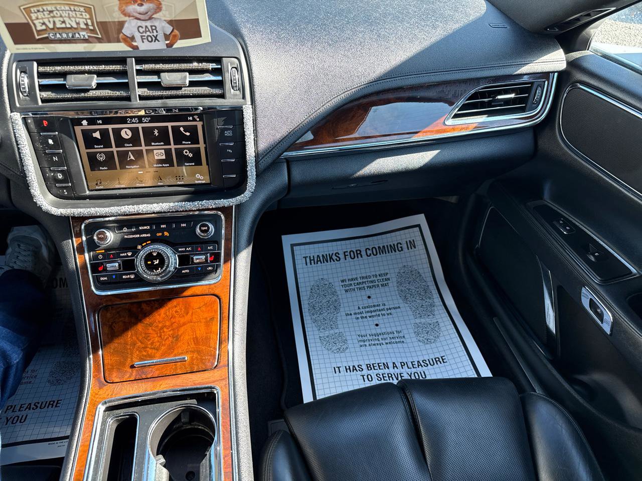 Used 2017 Lincoln Continental Select image 11