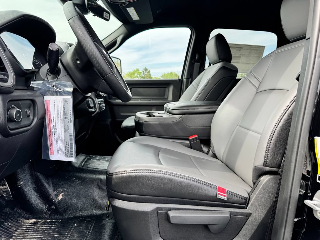 New 2026 RAM 5500 Tradesman w/ Chrome Appearance Group AWD/4WD image 14