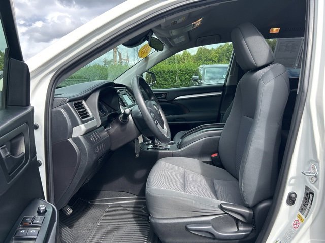 Used 2019 Toyota Highlander LE image 14