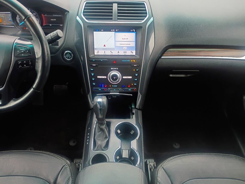Used 2019 Ford Explorer Limited w/ Class III Trailer Tow Package FWD image 3