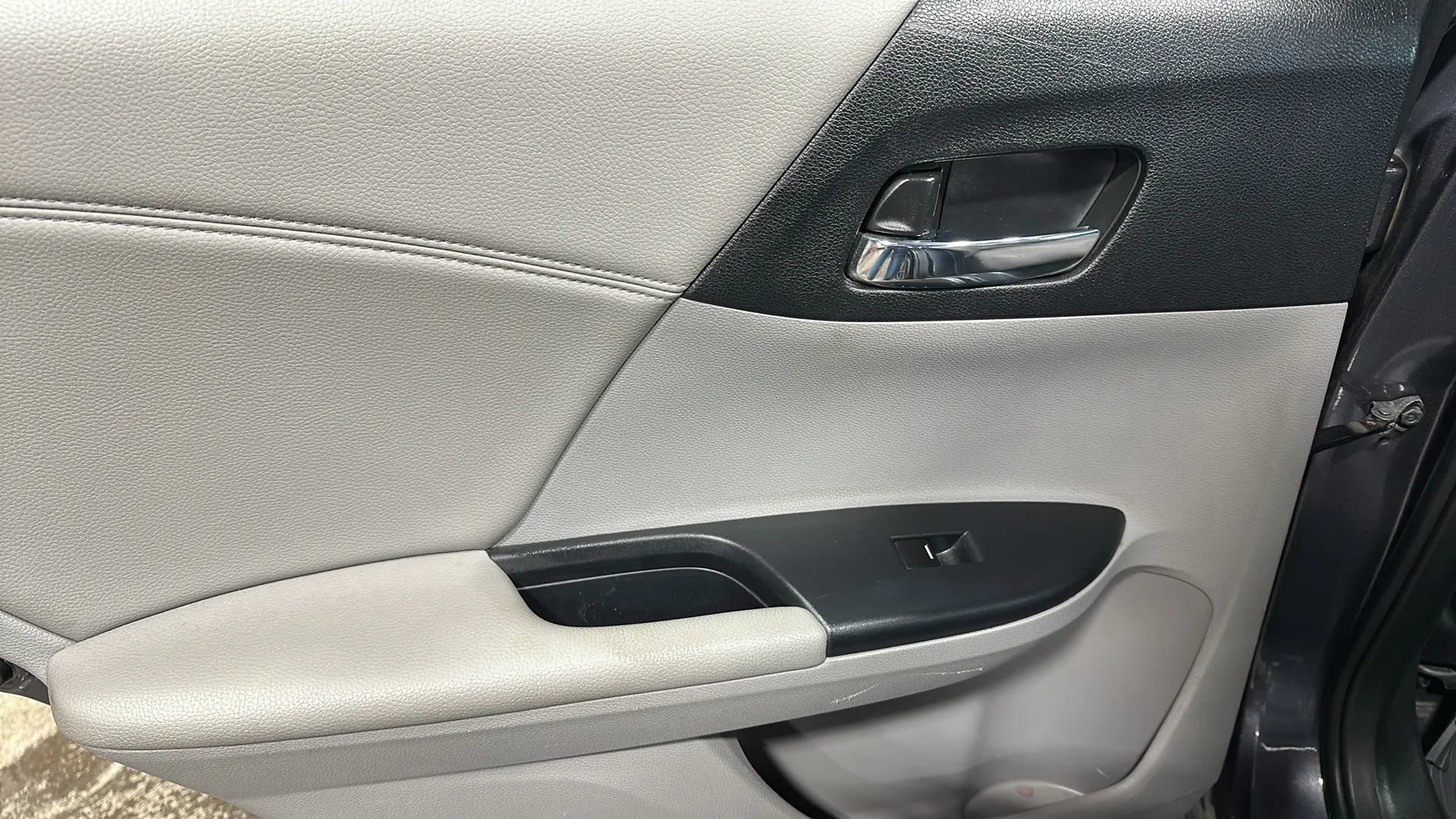 Used 2016 Honda Accord EX-L image 6