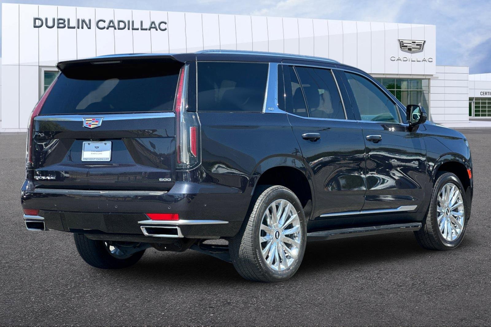 Certified 2023 Cadillac Escalade Premium Luxury w/ Performance Package image 4