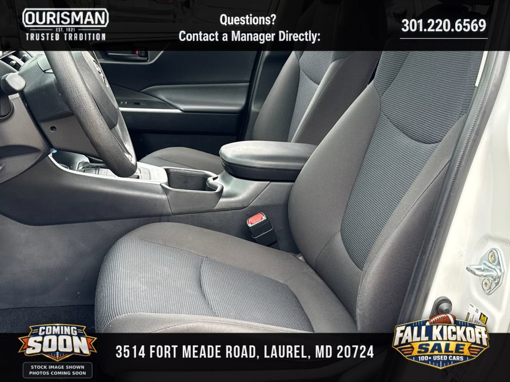 Used 2025 Toyota RAV4 LE AWD/4WD image 6