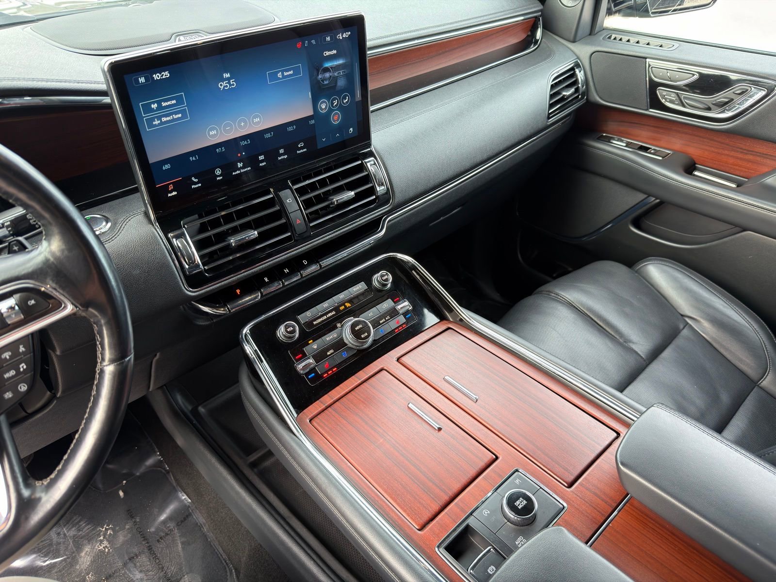 Used 2023 Lincoln Navigator Reserve AWD/4WD image 22