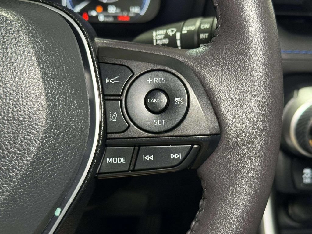 Used 2023 Toyota RAV4 XSE AWD/4WD image 11