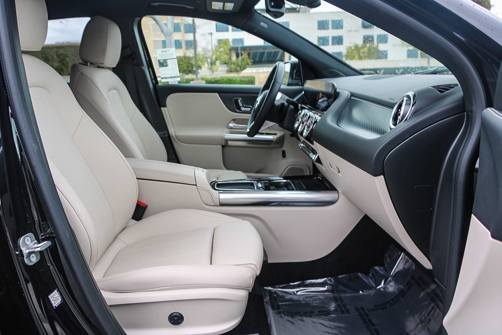 Used 2025 Mercedes-Benz GLA 250 image 16
