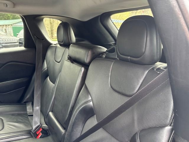 Used 2021 Jeep Cherokee Latitude Lux w/ Comfort/Convenience Group AWD/4WD image 21