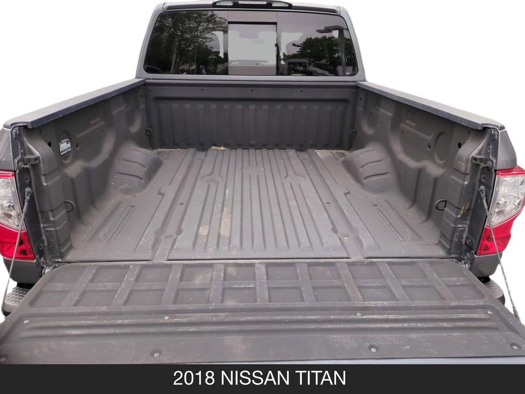 Used 2018 Nissan Titan SV AWD/4WD image 24