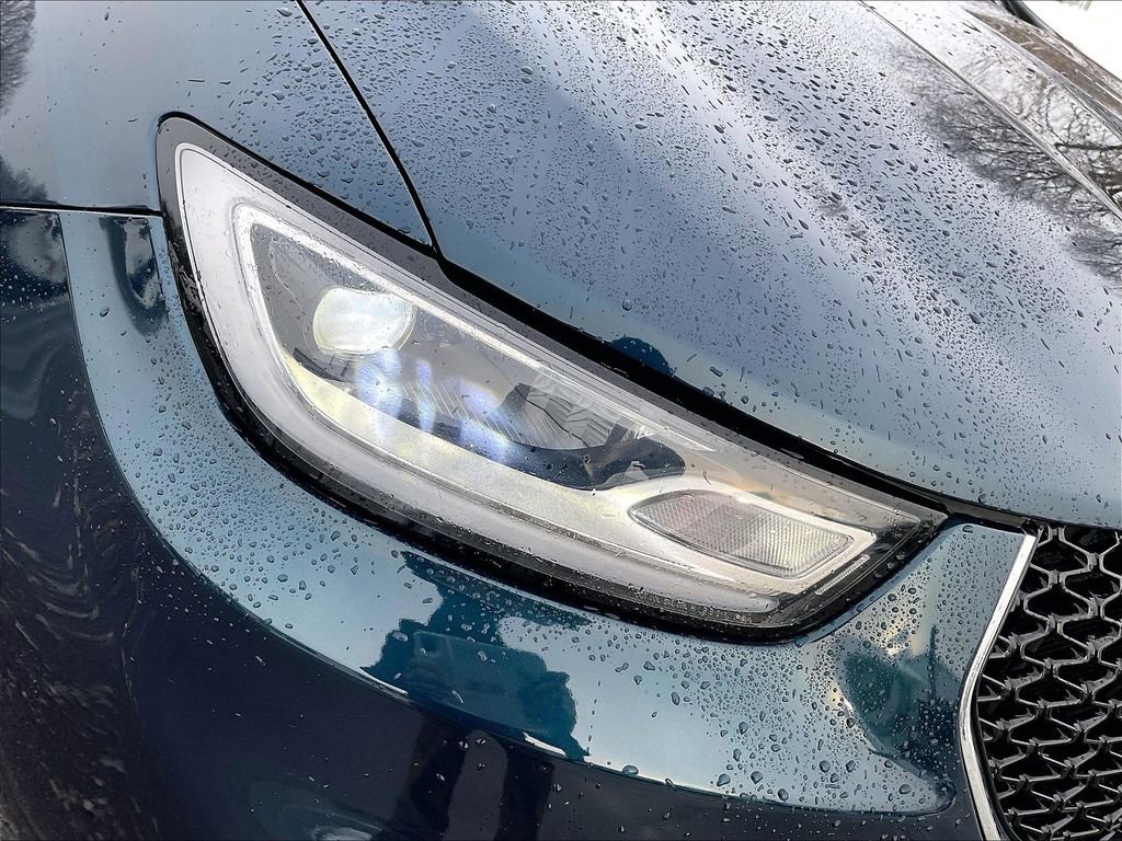 Used 2024 Chrysler Pacifica Touring-L FWD image 31