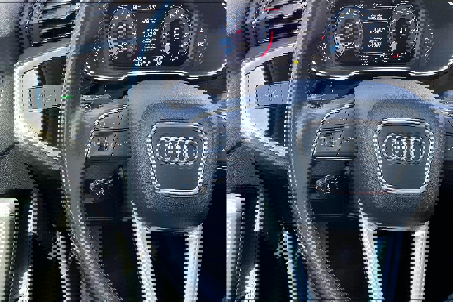 Used 2024 Audi Q3 2.0T Premium image 11