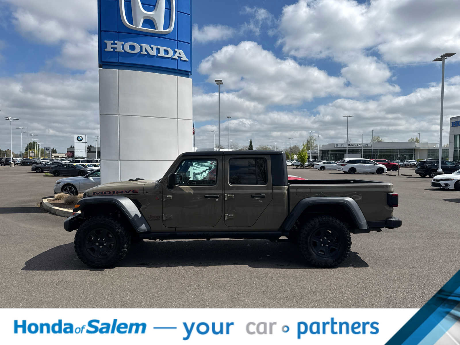 Used 2020 Jeep Gladiator Mojave AWD/4WD image 3