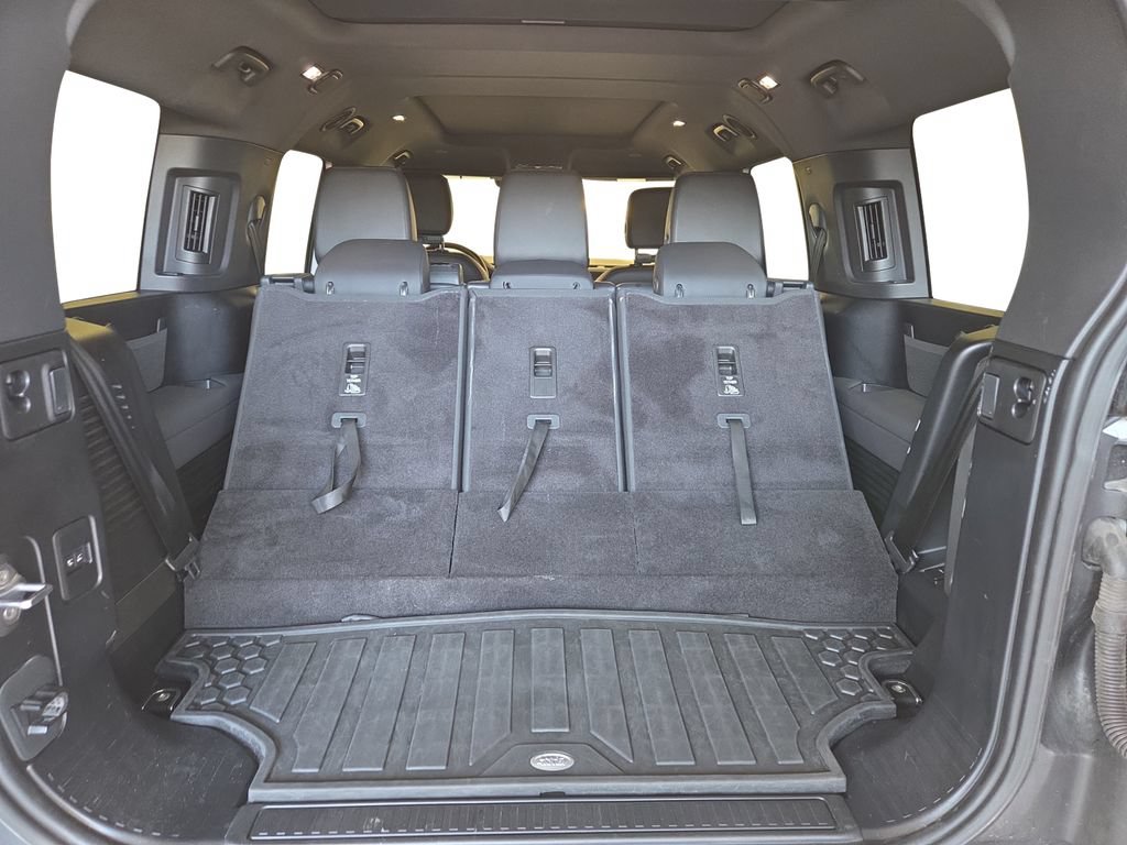 Used 2023 Land Rover Defender 130 SE AWD/4WD image 28