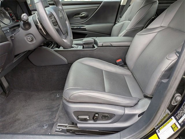 Used 2022 Lexus ES 300h w/ Premium Package image 11