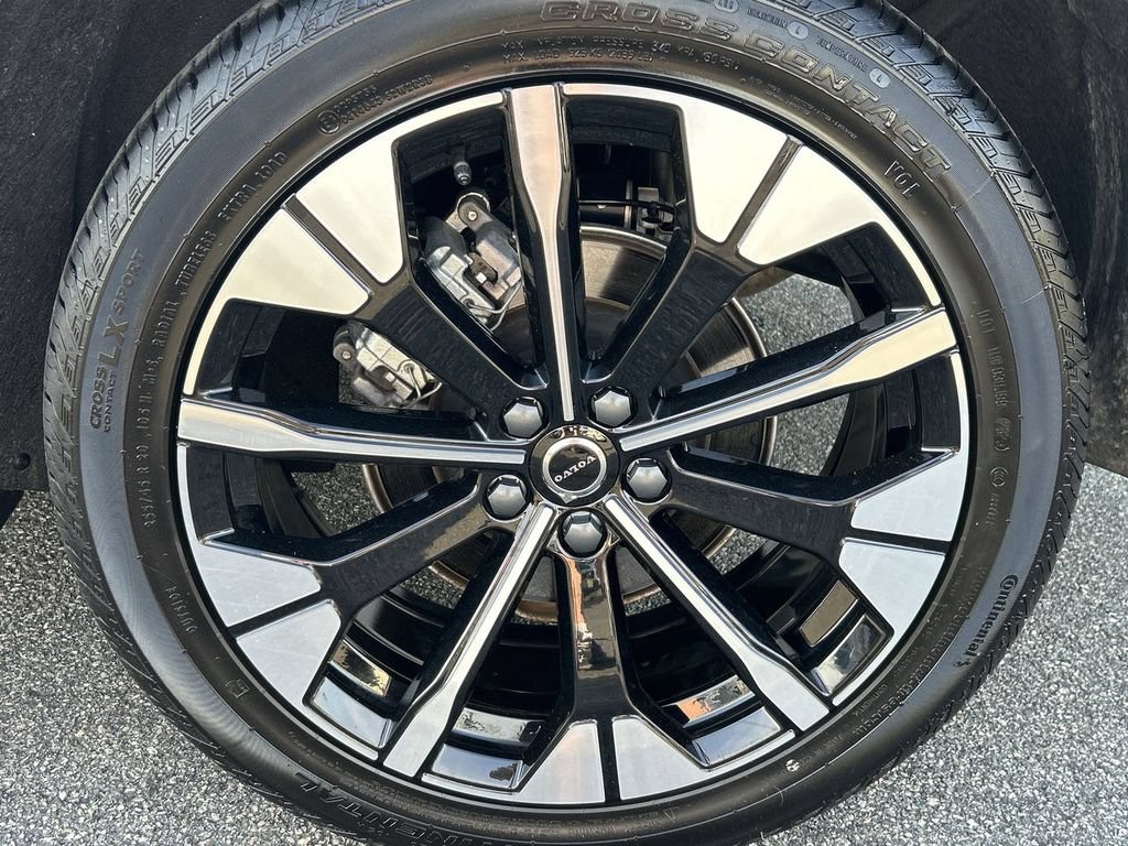 New 2026 Volvo XC60 B5 Plus w/ Climate Package AWD/4WD image 11
