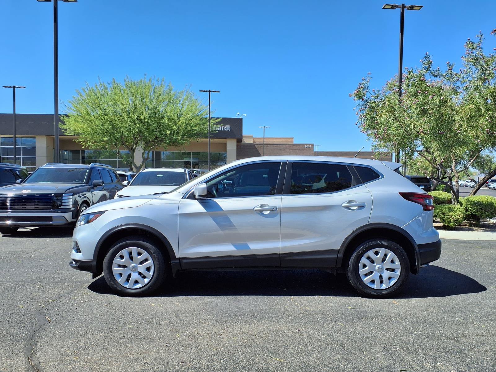Used 2020 Nissan Rogue Sport S FWD image 3