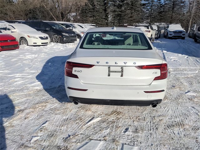 Used 2019 Volvo S60 T5 Momentum w/ Premium Package image 4