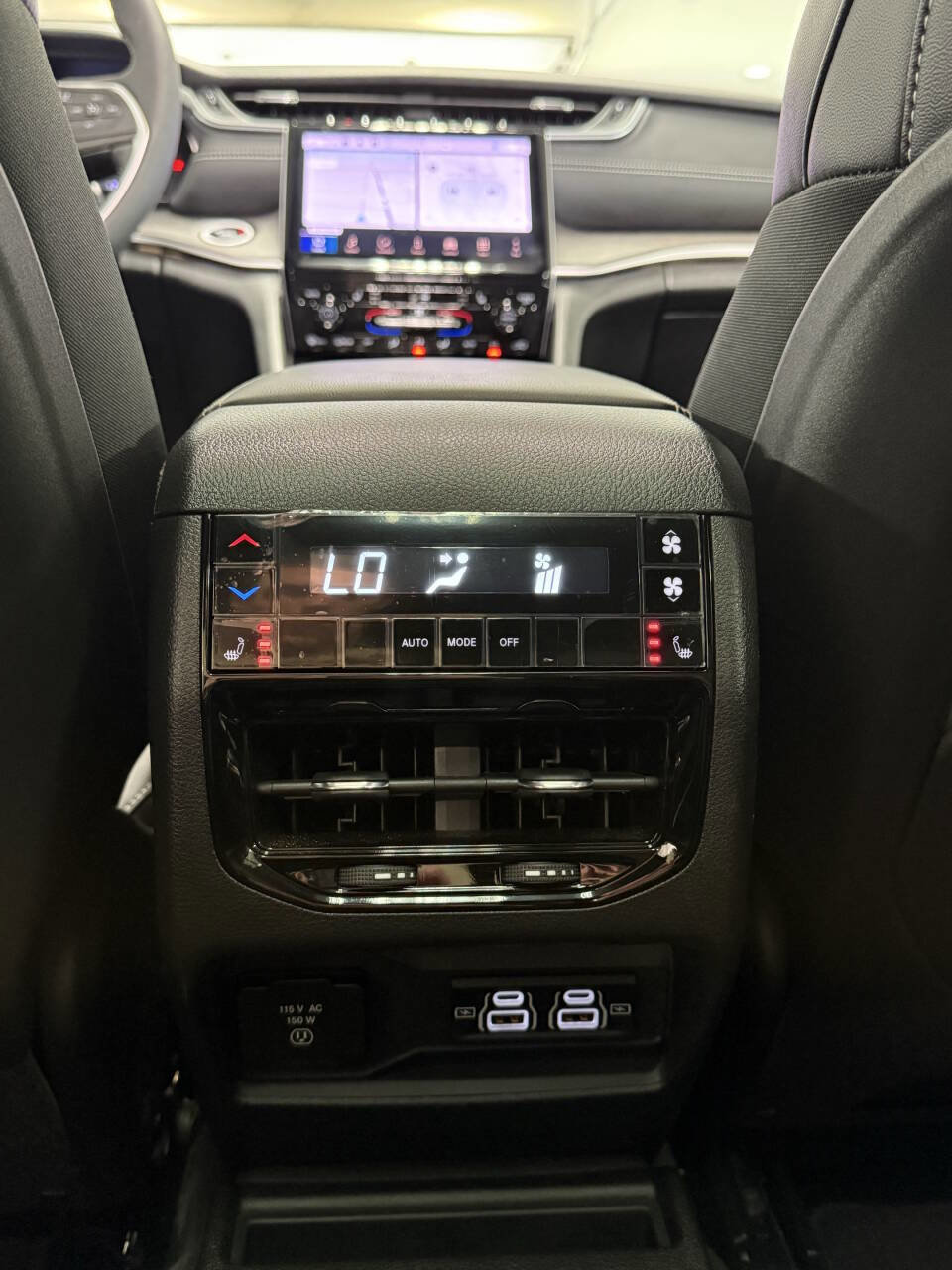 Used 2025 Jeep Grand Cherokee L Limited image 16