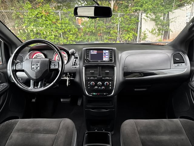 Used 2018 Dodge Grand Caravan SE FWD image 11