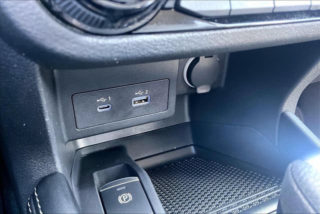 Used 2023 Nissan Kicks SR w/ SR Premium Package FWD image 34