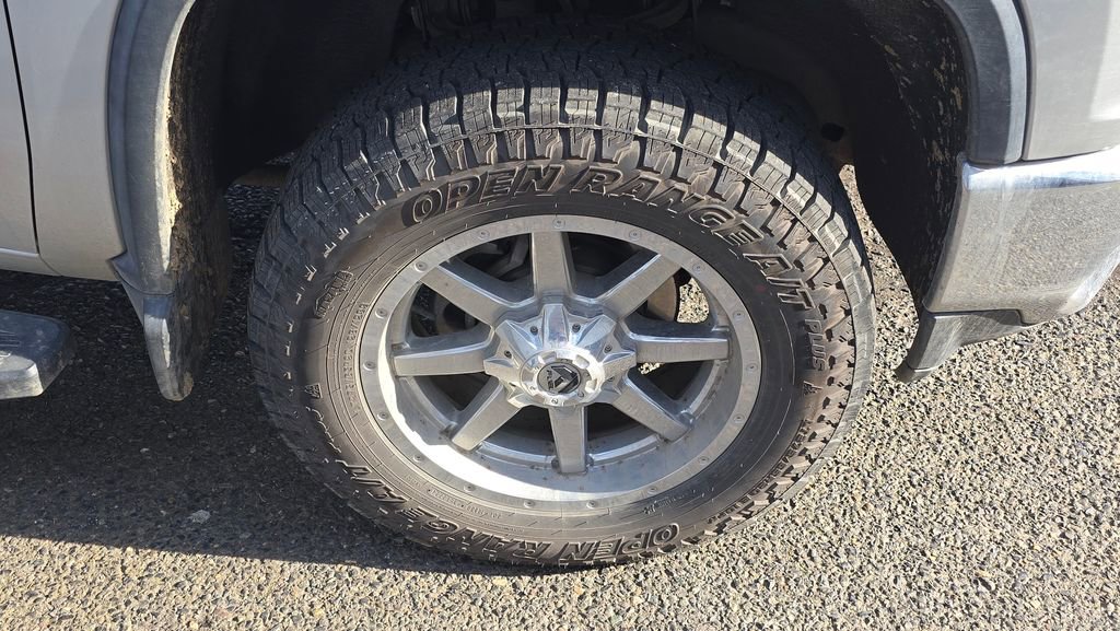 Used 2020 Chevrolet Silverado 2500 LTZ w/ LTZ Premium Package image 9