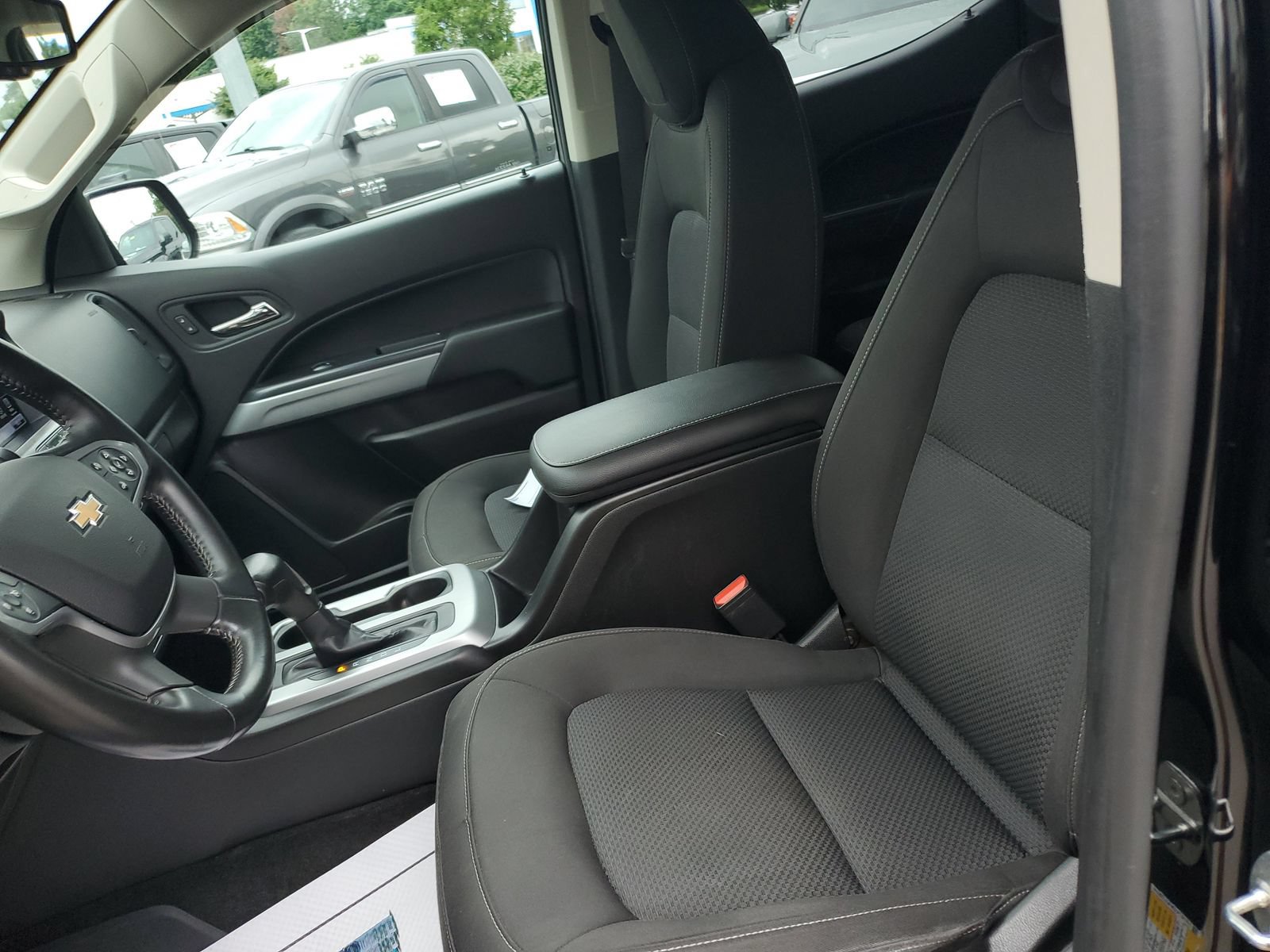 Used 2018 Chevrolet Colorado LT w/ Redline Special Edition AWD/4WD image 16