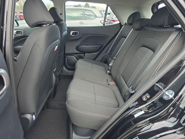 Used 2025 Hyundai Venue SEL image 15