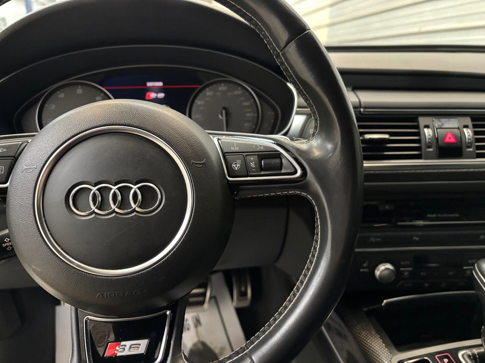 Used 2018 Audi S6 Premium Plus w/ S Sport Package image 15