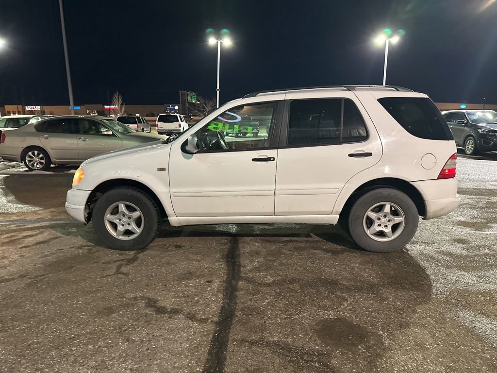 Used 2000 Mercedes-Benz ML 320 4MATIC image 3