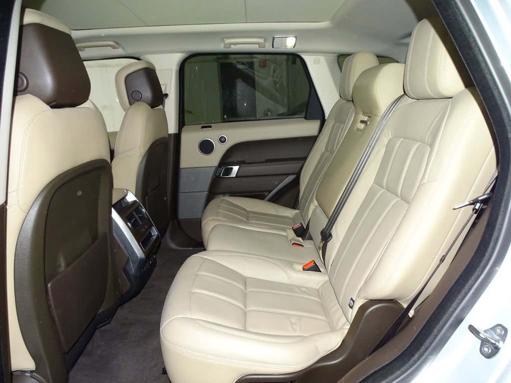 Used 2018 Land Rover Range Rover Sport SE image 14