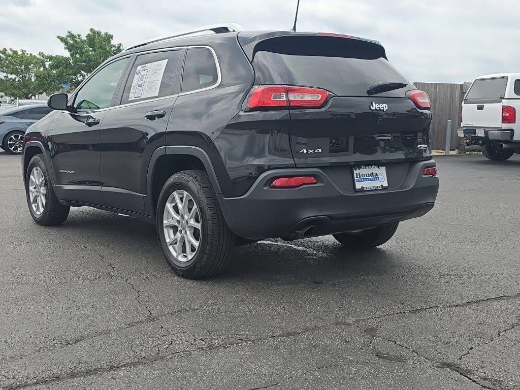 Used 2016 Jeep Cherokee Latitude w/ Cold Weather Group AWD/4WD image 5