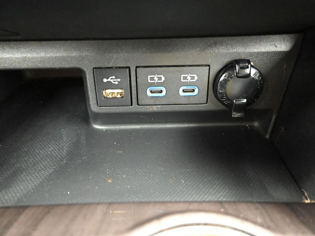 Used 2022 Toyota Highlander Limited image 25